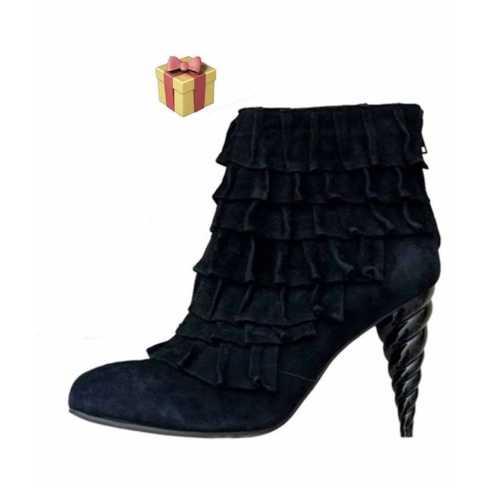 Jeffrey Campbell Quarry Handmade Suede Ruffle Ankle Boots 9 Black Unicorn Heel